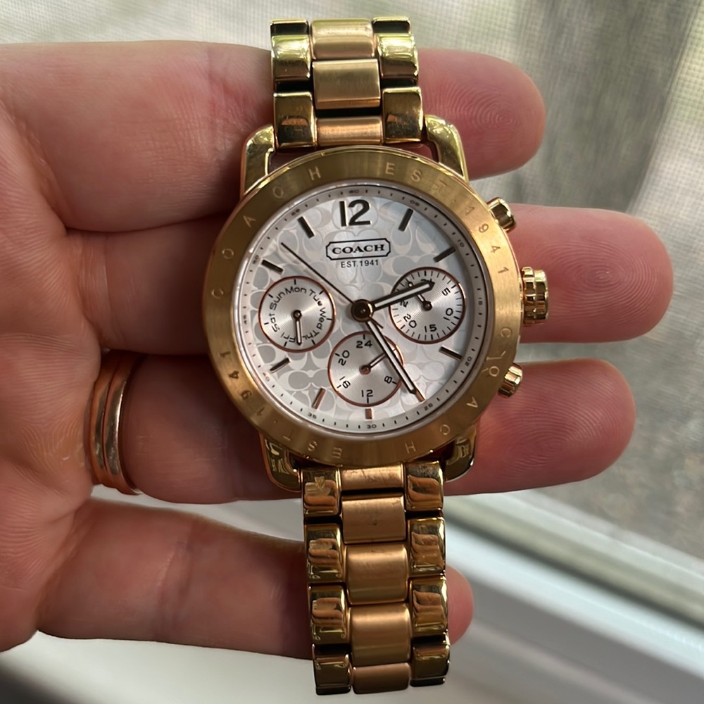 Coach watch (needs new battery)